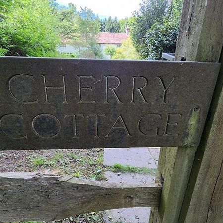 Ashdown Forest Character Cottage, 18Th Century كروبورو المظهر الخارجي الصورة