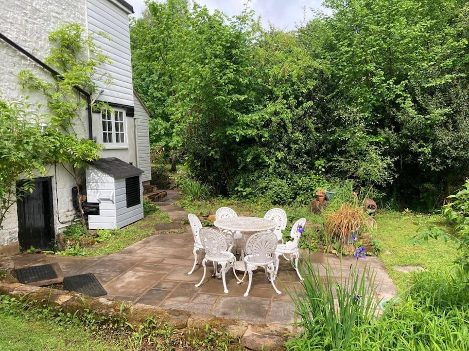 Ashdown Forest Character Cottage, 18Th Century كروبورو المظهر الخارجي الصورة